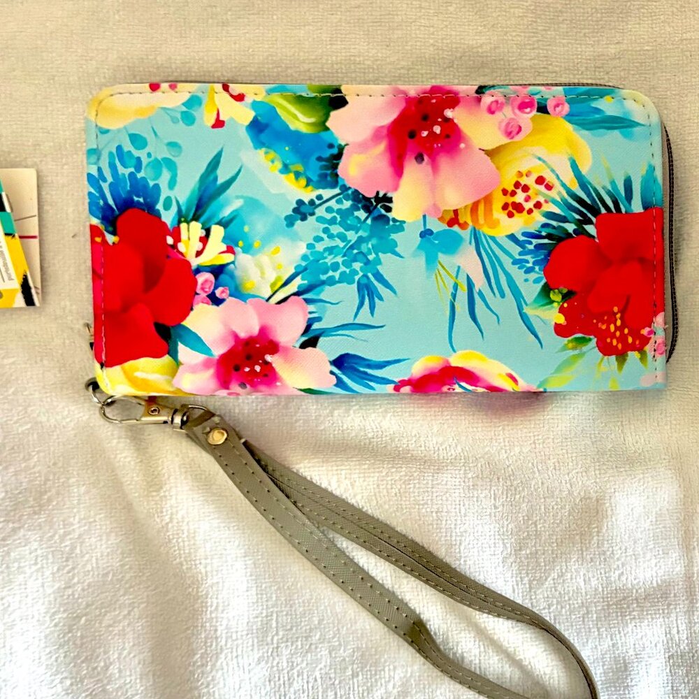 Giftcraft 8x4.5 Wristlet Wallet, Light Blue with Bright Tropical Floral Print